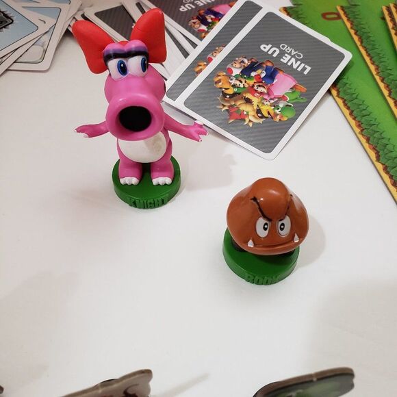 Super Mario Level Up Board Game - Picture 13 of 16